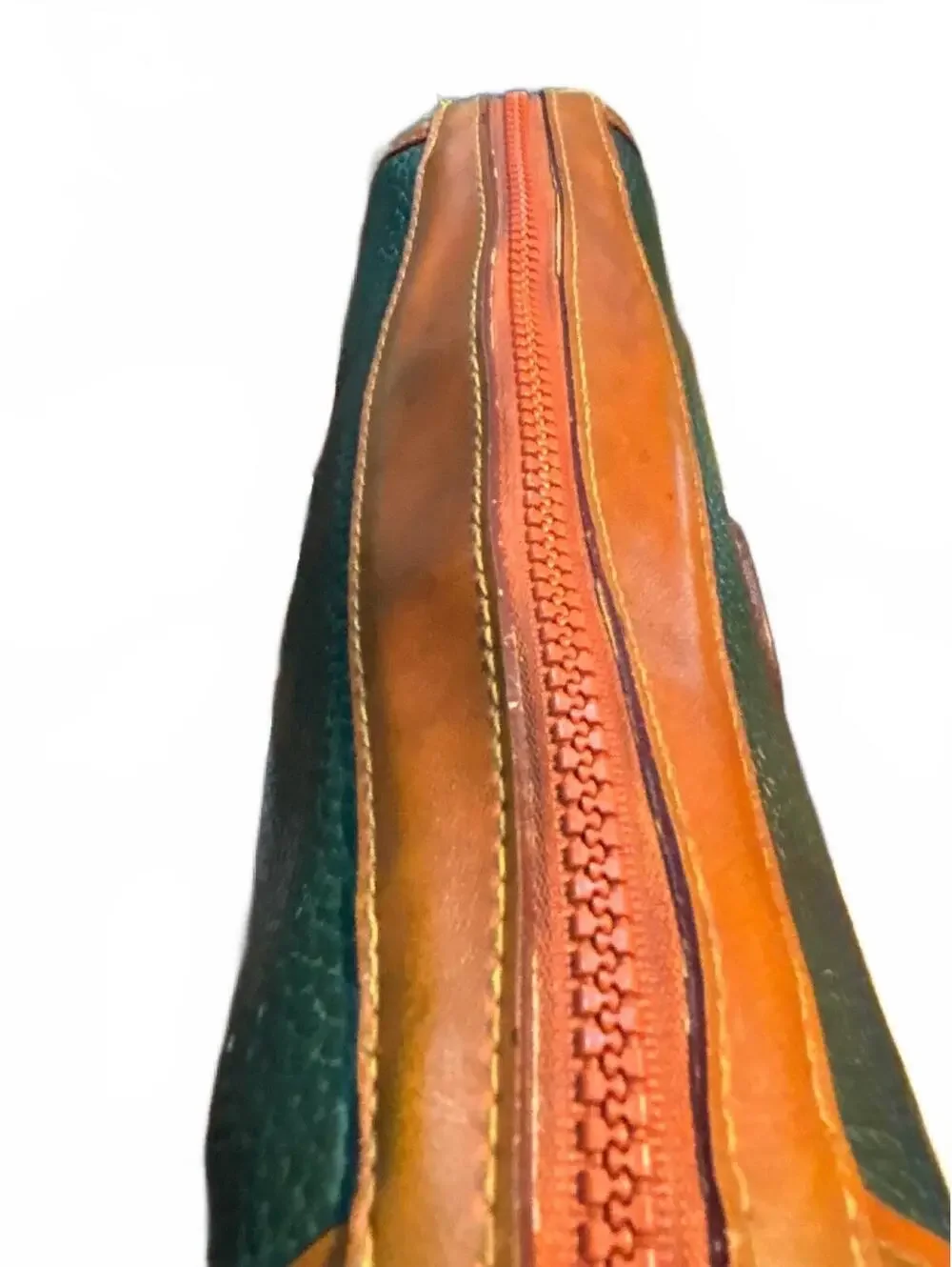 Vintage Dooney Bourke R19 Green AWL Leather Ba